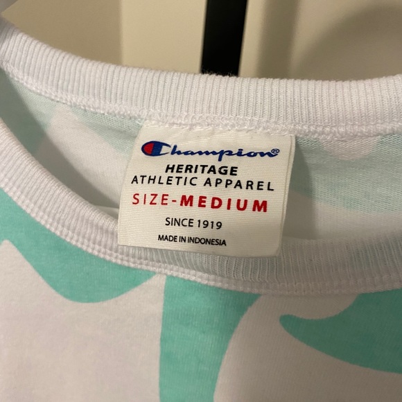 CHAMPION Giant Script Tee - Picture 6 of 7
